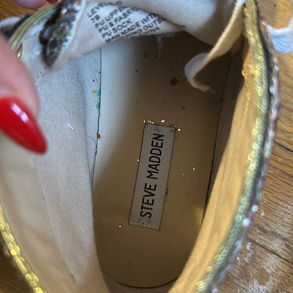 Steve Madden High Top - Picture 8 of 9